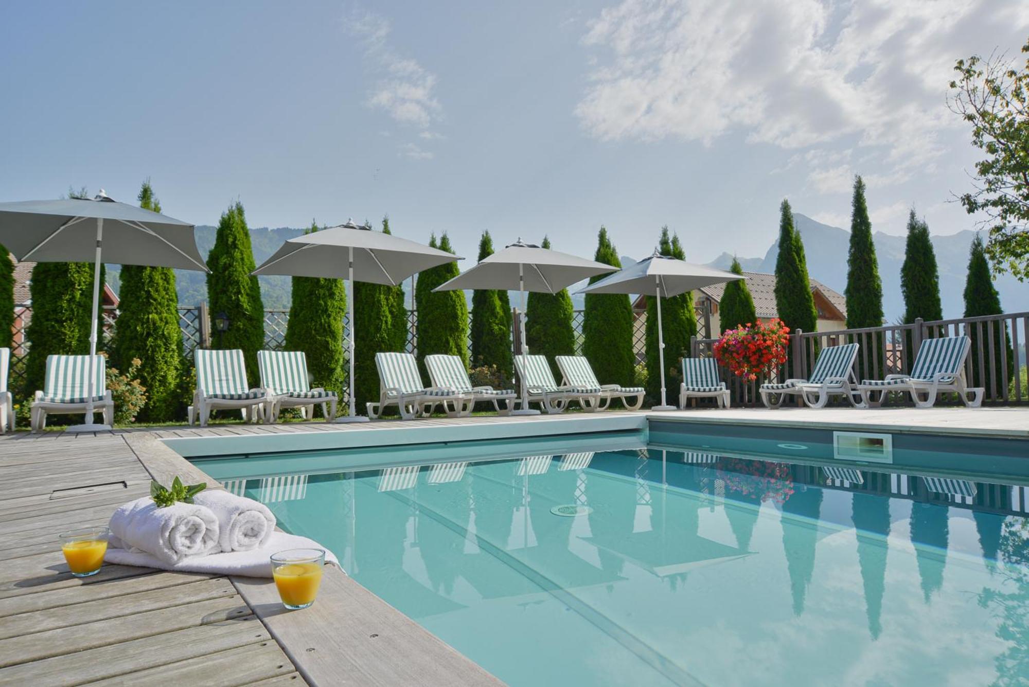 Hotel-Spa Le Morillon Charme & Caractere Exterior photo