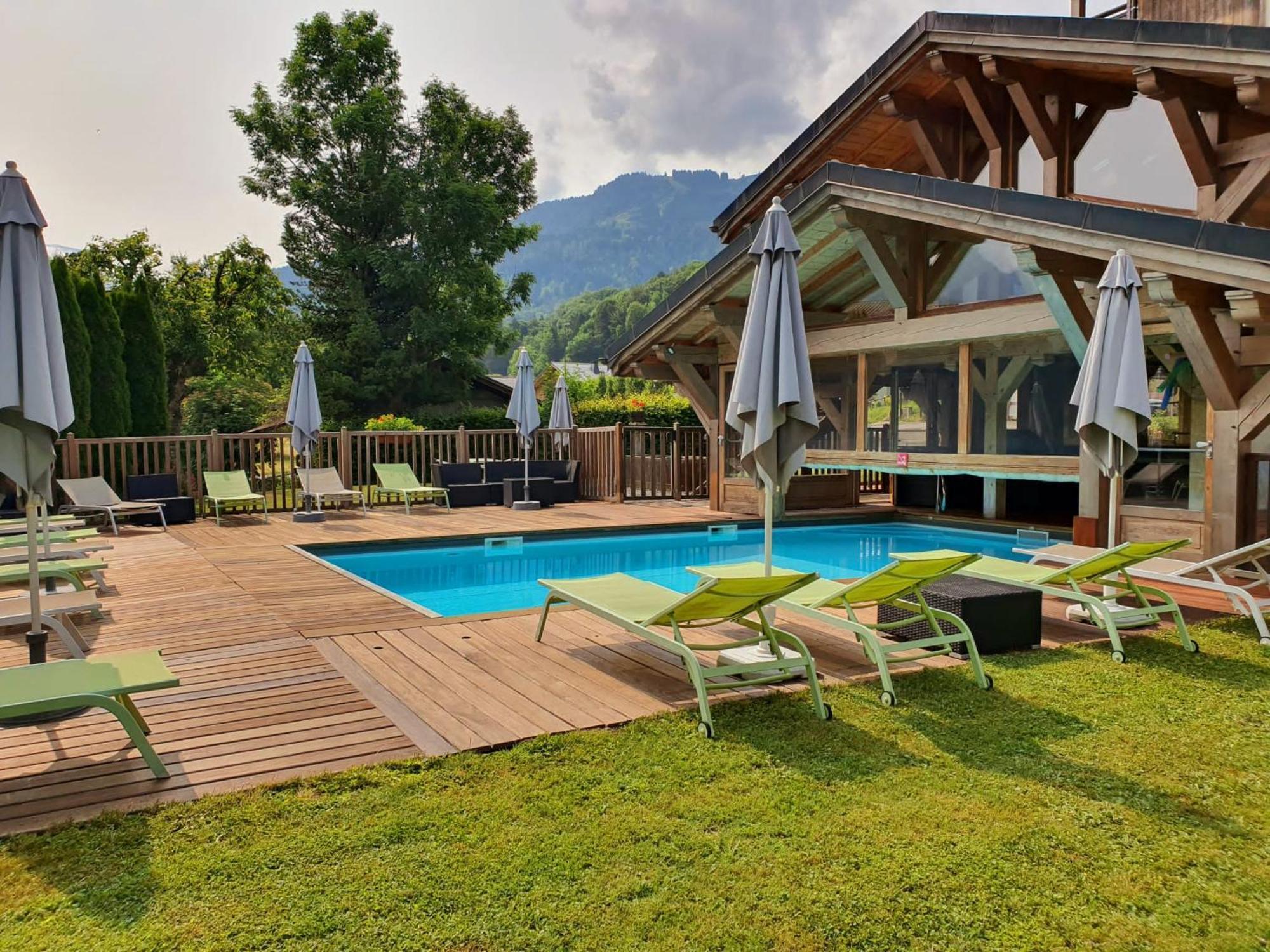 Hotel-Spa Le Morillon Charme & Caractere Exterior photo